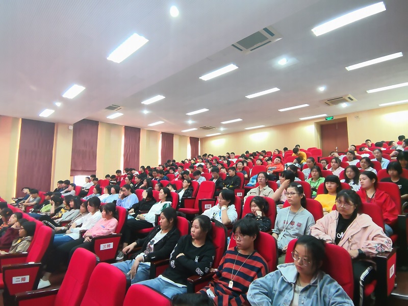 交通工程学院举行专题学术报告会