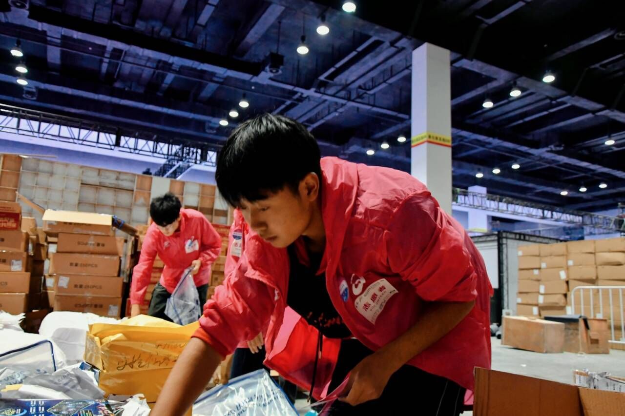 1604938446315084181.jpg 志愿者3.jpg