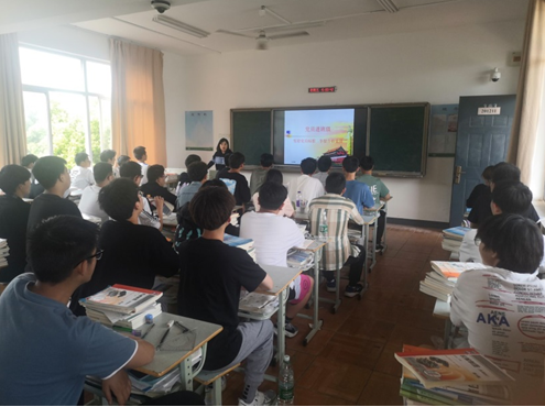 机械工程学院201211班开展党员进班级活动