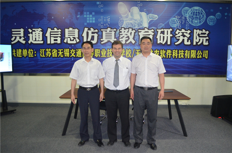 1528438832040070586.jpg DSC_3693.jpg