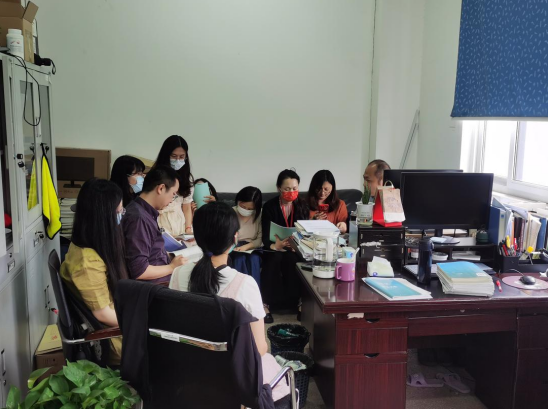 语文教研室组织教研活动及政治理论学习