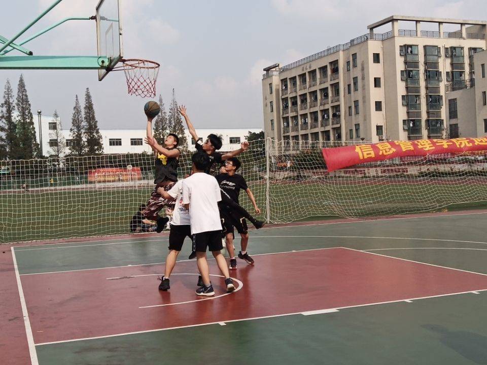 信息管理学院校园文化节之3v3班级篮球赛圆满结束